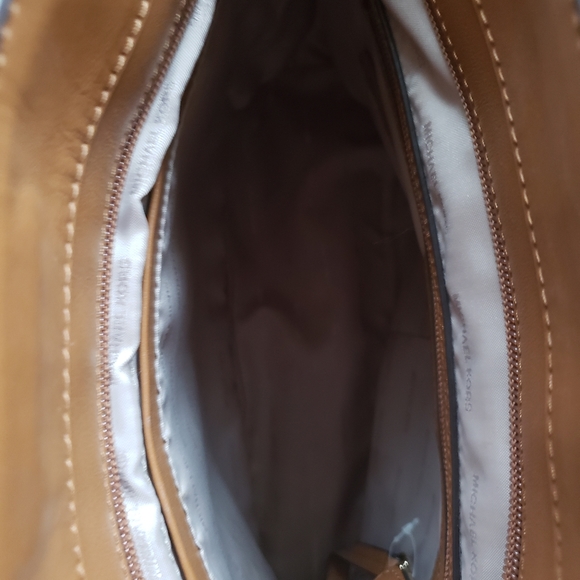 MK handbag ๐ - Picture 5 of 13